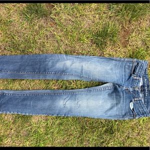 Gently worn Levi’s, size 2/26